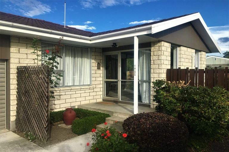 Photo of property in 2/19 Resolution Place, Bryndwr, Christchurch, 8053