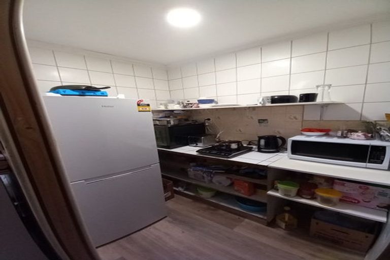 Photo of property in 31 Sunset Road, Totara Vale, Auckland, 0632