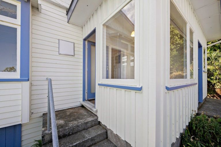 Photo of property in 153 Severn Street, Island Bay, Wellington, 6023