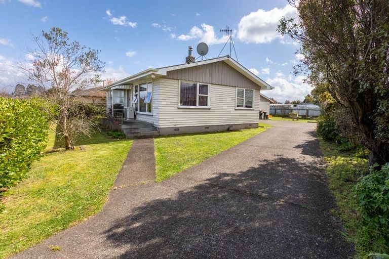 Photo of property in 3 Gertrude Street, Dannevirke, 4930
