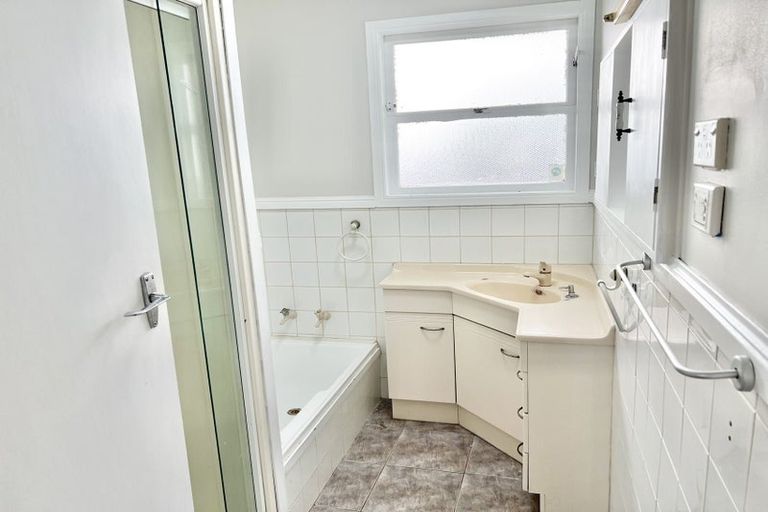 Photo of property in 1 Mack Place, Red Hill, Papakura, 2110