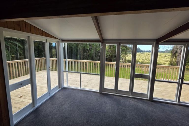 Photo of property in 34 Lowtherhurst Road, Massey, Auckland, 0614