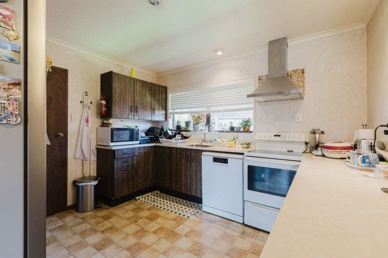 Photo of property in 22 Hind Place, Hokowhitu, Palmerston North, 4410