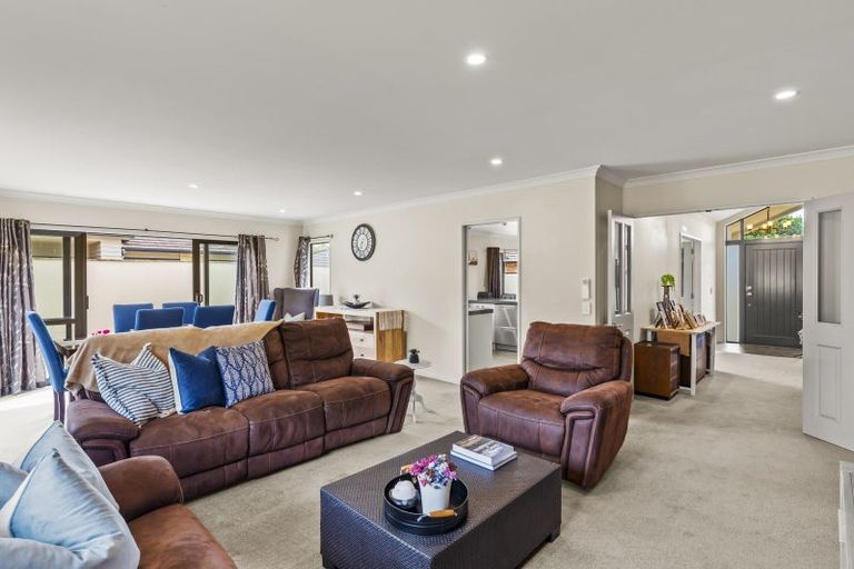 Photo of property in 28 Cottonwood Close, Paraparaumu Beach, Paraparaumu, 5032