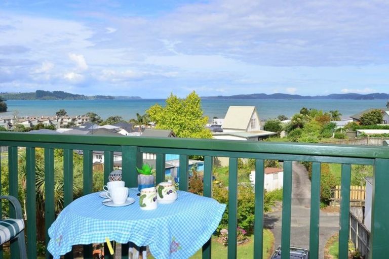 Photo of property in 17 Merehai Place, Snells Beach, 0920