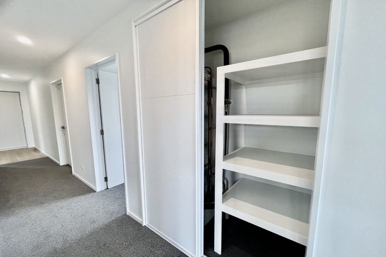 Photo of property in 5/172 Don Buck Road, Massey, Auckland, 0614