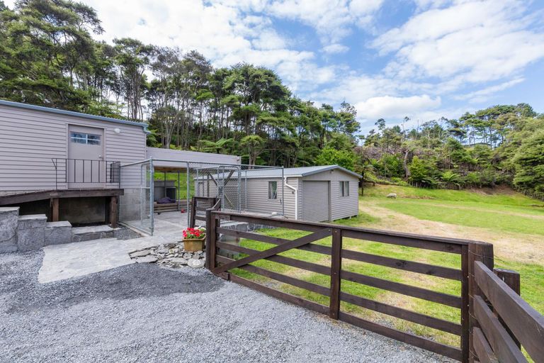 Photo of property in 33 Sunnyvale Road, Swanson, Auckland, 0614