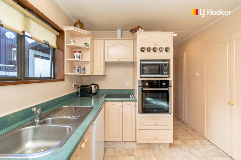 Photo of property in 16 Eastbank Street, Waverley, Dunedin, 9013