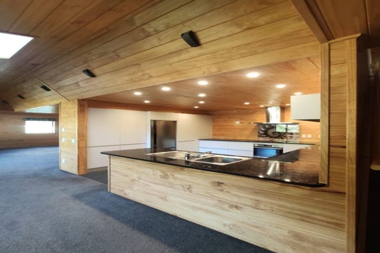 Photo of property in 14c Domanski Crescent, Owhiro Bay, Wellington, 6023