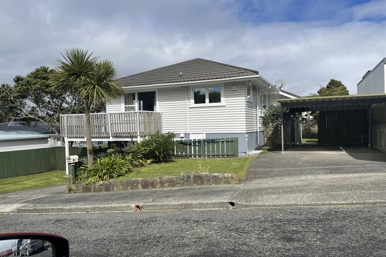 Photo of property in 6 Middlesex Place, Northland, Wellington, 6012