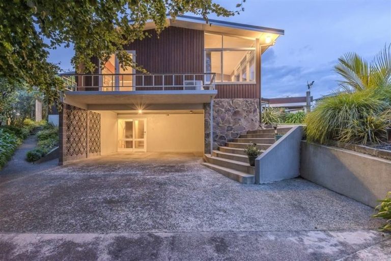 Photo of property in 345 Devonport Road, Tauranga, 3110