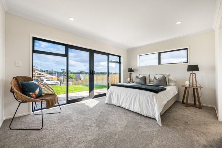 Photo of property in 18 Okohaka Avenue, Glenbrook, 2681