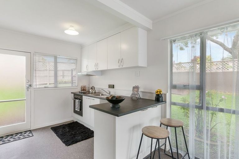 Photo of property in 1/38 Edmonton Road, Henderson, Auckland, 0612