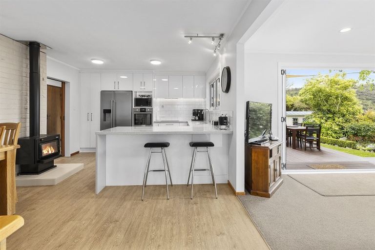 Photo of property in 142 Kahu Road, Paremata, Porirua, 5024