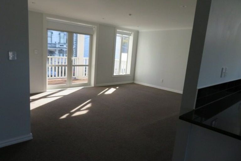 Photo of property in 2/231 The Terrace, Wellington Central, Wellington, 6011
