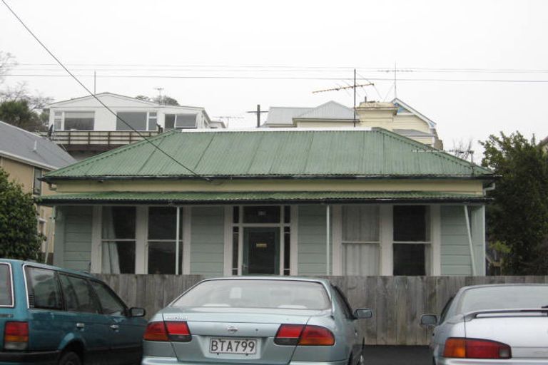 Photo of property in 116 Gore Place, North Dunedin, Dunedin, 9016