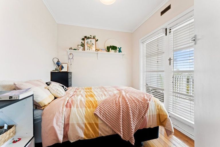 Photo of property in 121 Stredwick Drive, Torbay, Auckland, 0630