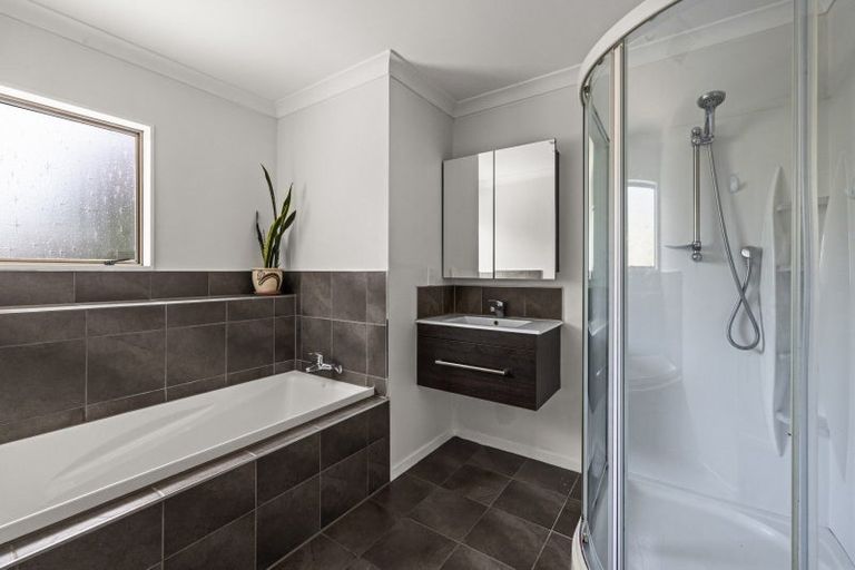 Photo of property in 22 Valerie Street, Clive, 4102