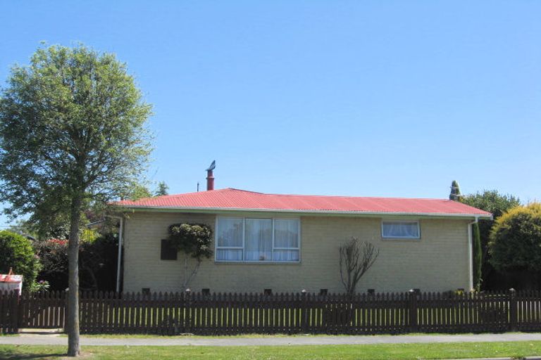 Photo of property in 37 Oldwood Street, Bishopdale, Christchurch, 8053