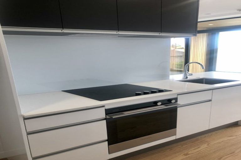 Photo of property in Frank Sargeson Apts, 202/74 Anzac Street, Takapuna, Auckland, 0622