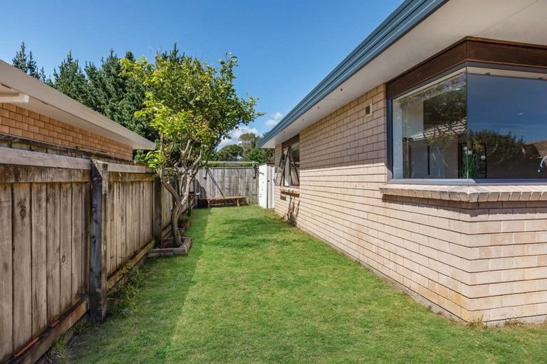 Photo of property in 2d Cedar Drive, Paraparaumu Beach, Paraparaumu, 5032