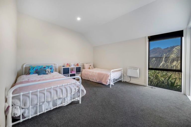 Photo of property in 8 Falconer Rise, Jacks Point, Queenstown, 9371