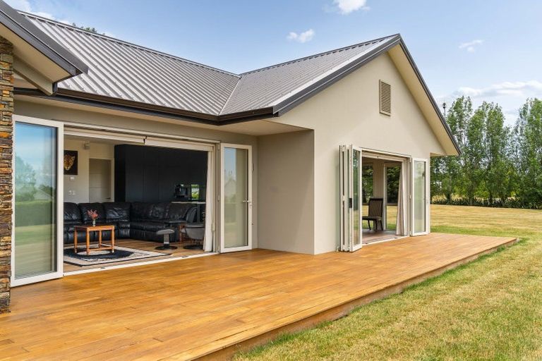 Photo of property in 98 Oxford Street, Martinborough, 5711