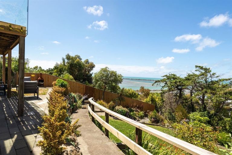 Photo of property in 11 Mortens Lane, Mount Pleasant, Christchurch, 8081