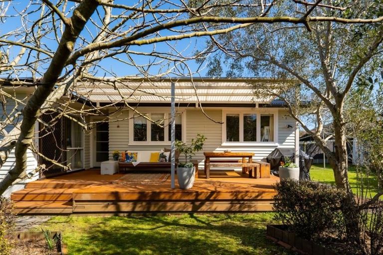 Photo of property in 29 Kapuka Road, Mangere Bridge, Auckland, 2022