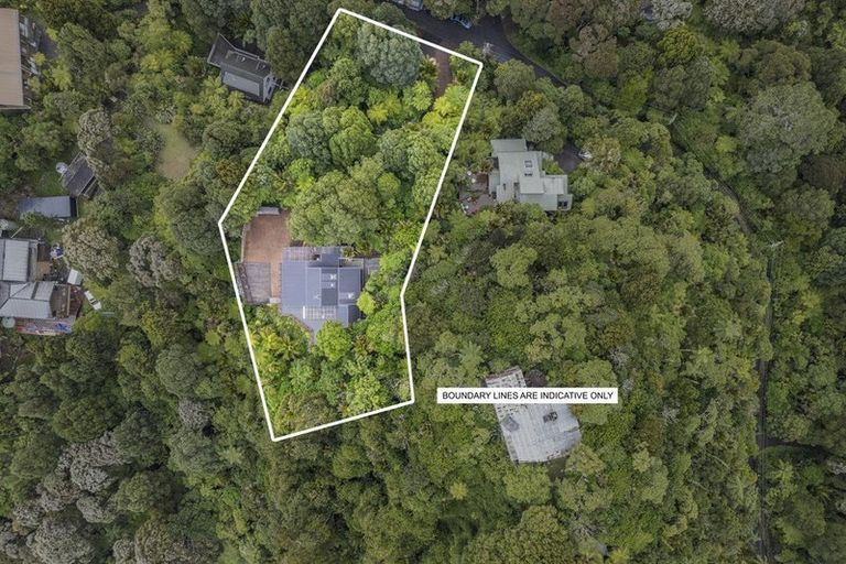 Photo of property in 19 Cascade Avenue, Waiatarua, Auckland, 0604