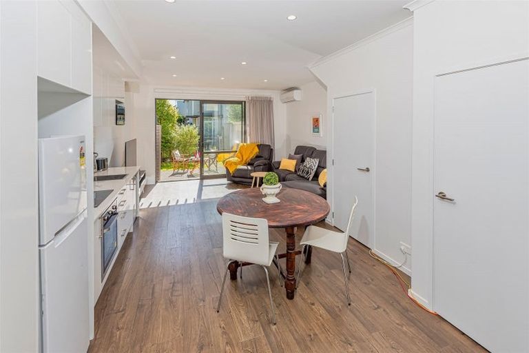 Photo of property in 42 Sidney Wallingford Way, Hobsonville, Auckland, 0616