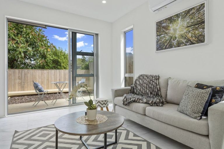 Photo of property in 298e Sunset Road, Windsor Park, Auckland, 0632