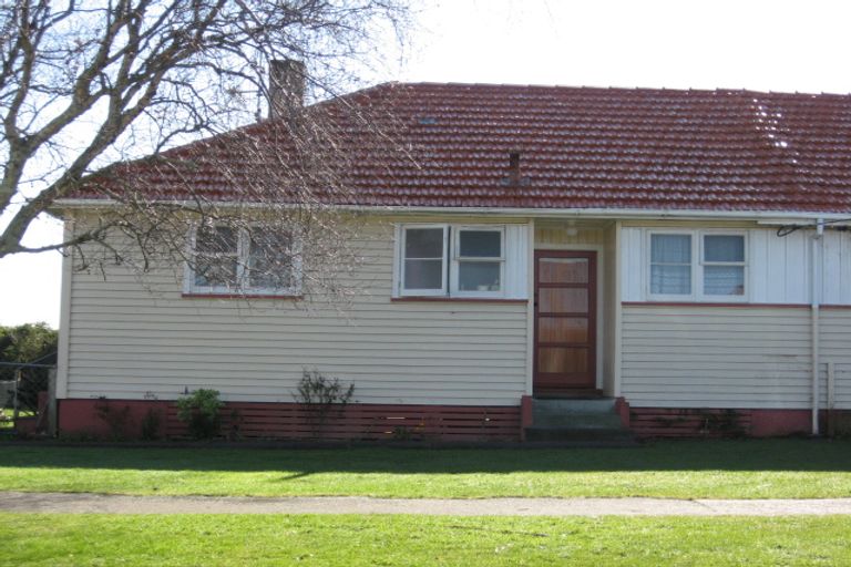 Photo of property in 14 Goldsmith Crescent, Levin, 5510