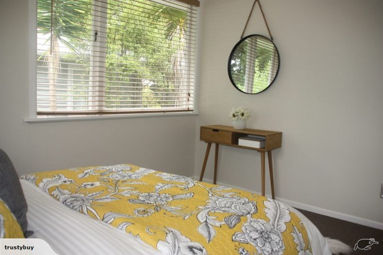 Photo of property in 198 Woodlands Park Road, Titirangi, Auckland, 0604