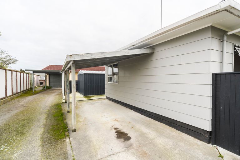 Photo of property in 38 Suzanne Grove, Kelvin Grove, Palmerston North, 4414