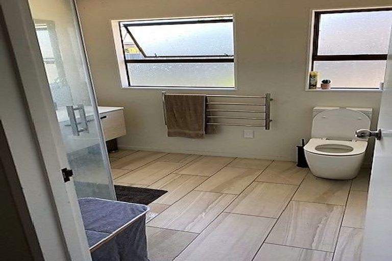 Photo of property in 2/802 Victoria Street, Parkvale, Hastings, 4122