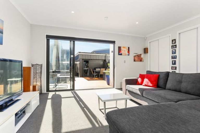 Photo of property in 10 Rangihina Road, Hobsonville, Auckland, 0616