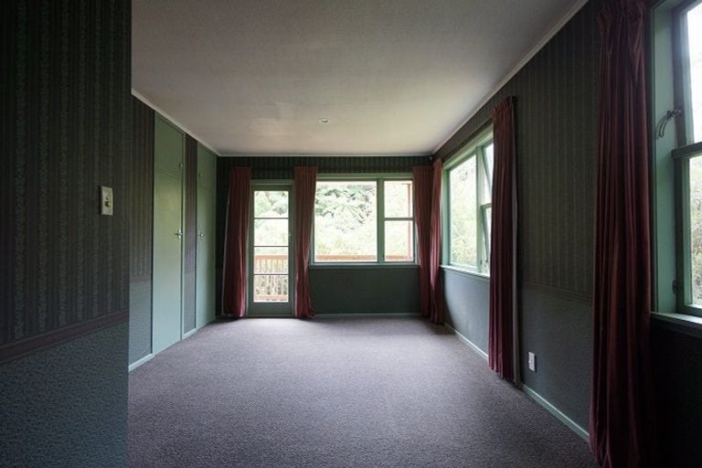 Photo of property in 110 Normandale Road, Normandale, Lower Hutt, 5010