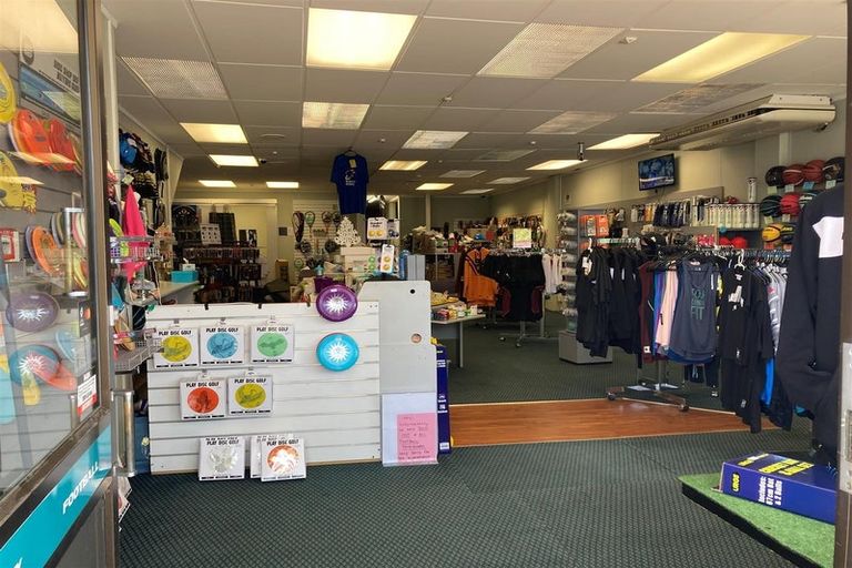 Photo of property in 154 Main Street, Upper Hutt Central, Upper Hutt, 5018