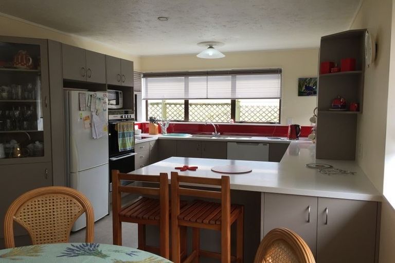 Photo of property in 5a Waimarie Avenue, Paraparaumu, 5032