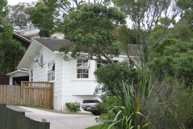 Photo of property in 2/29 Beaudine Avenue, Glenfield, Auckland, 0629
