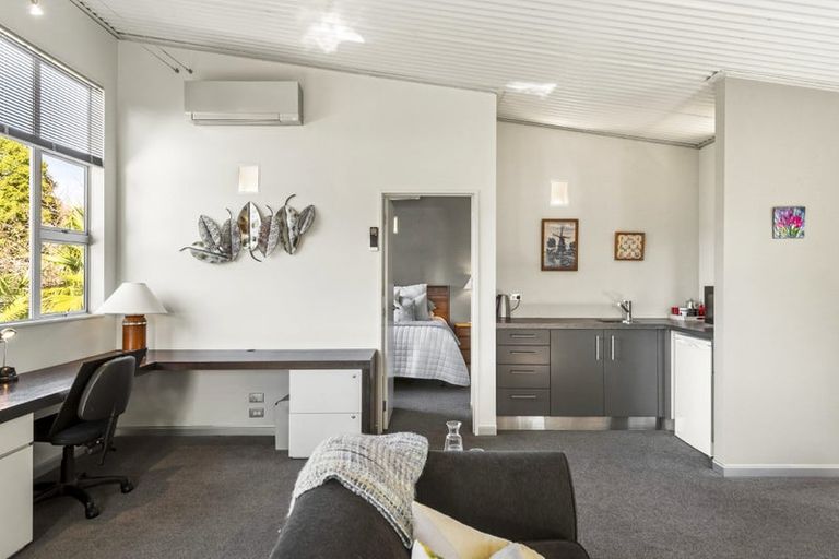 Photo of property in 2 Pounamu Avenue, Greenhithe, Auckland, 0632