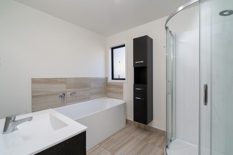 Photo of property in 19 Parawera Drive, Acacia Bay, Taupo, 3330