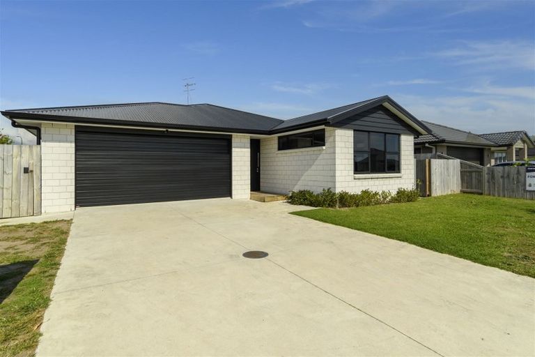 Photo of property in 28 Te Kio Crescent, Papamoa Beach, Papamoa, 3118