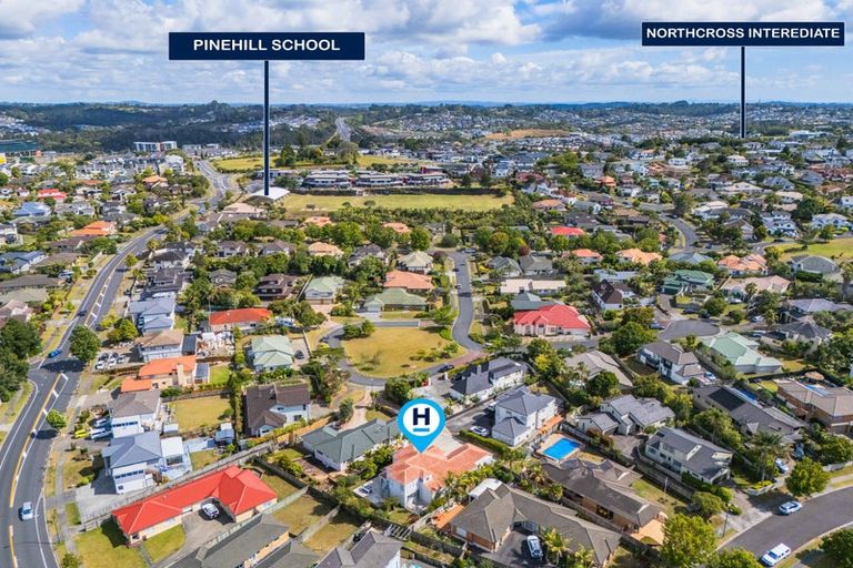 Photo of property in 21 Te Hoe Grove, Pinehill, Auckland, 0632