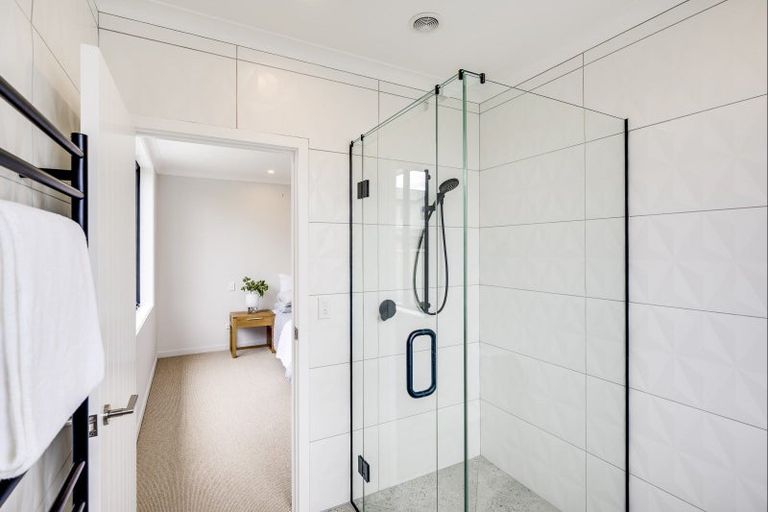 Photo of property in 21 West Place, Greenmeadows, Napier, 4112