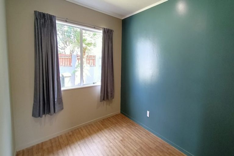 Photo of property in 2/17 Onslow Road, Papakura, 2110