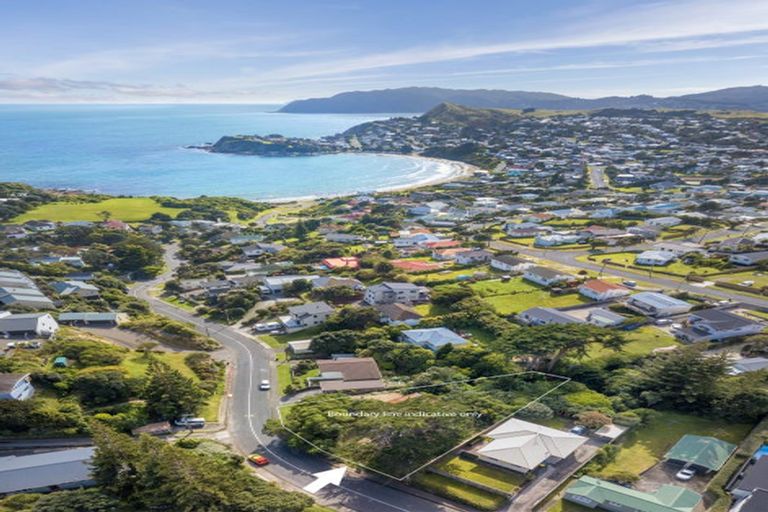 Photo of property in 31 View Road, Titahi Bay, Porirua, 5022
