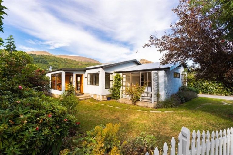 Photo of property in 21 Thomson Street, Arrowtown, 9302