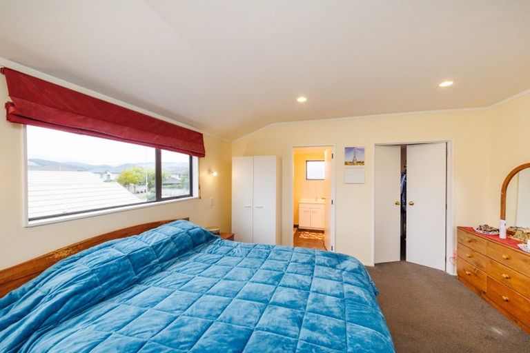 Photo of property in 115 Pacific Drive, Fitzherbert, Palmerston North, 4410
